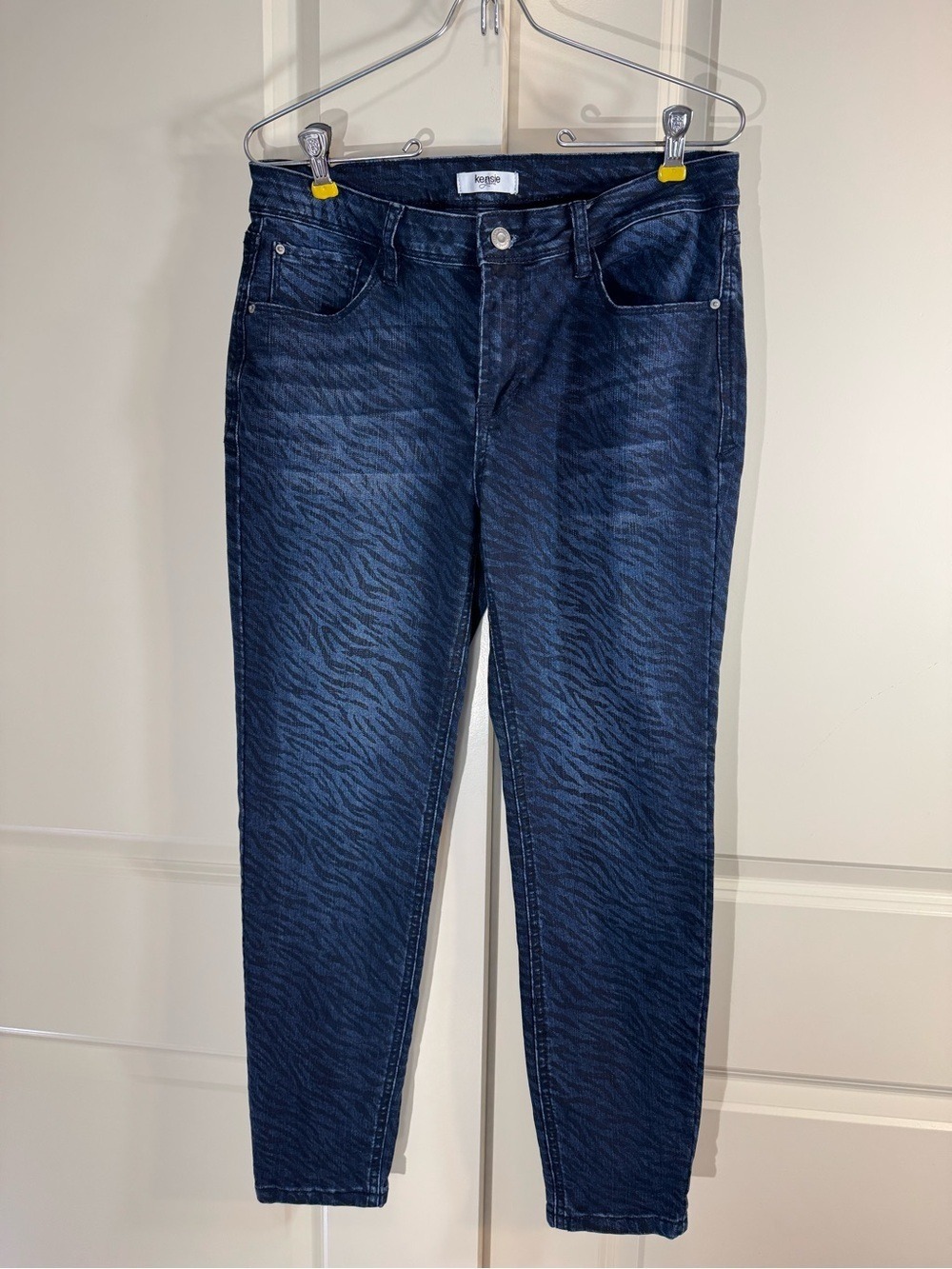 Kensie Navy Zebra-Print Jeans 8/29